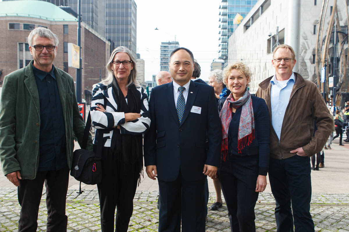 From left to right: Maren's parents, Mr. Isbrand Ho - Managing Director BYD Europe, and Rogier's parents!